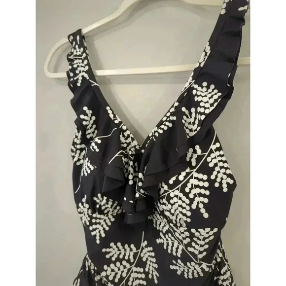 Tommy Hilfiger Women's One Piece Swimsuit V-Neck Ruffle‎ Trim Size M - Picture 2 of 9